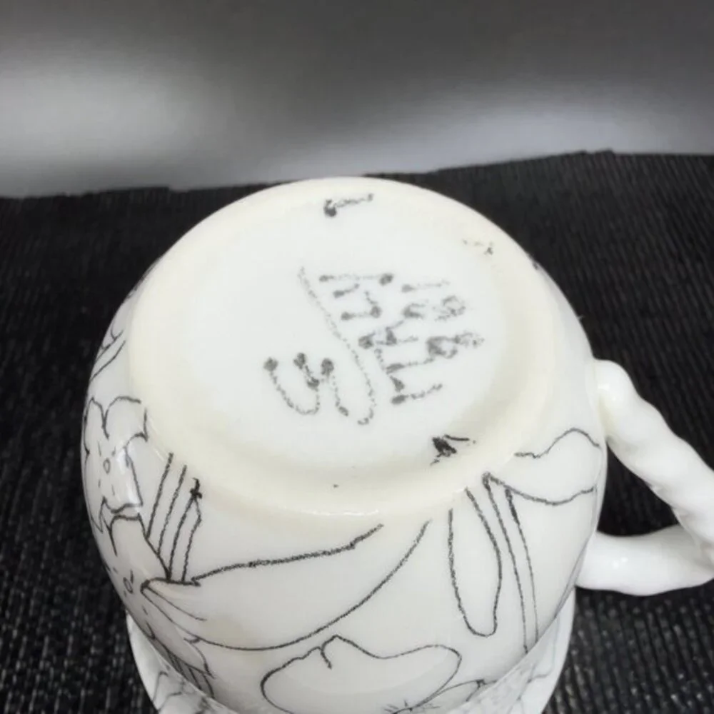Hand Made Italian Pottery Teacup And Saucer Set Floral Pattern Artist Signed Set